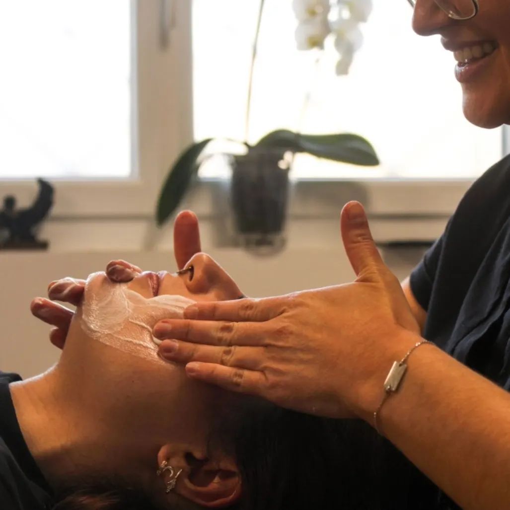 Instagram-Laurine De Franco Esth tique Dermo-Analyste Bordeaux @linstitutlaurinedefranco Photos soins du visage.webp Soins du visage anti-âge à Mérignac